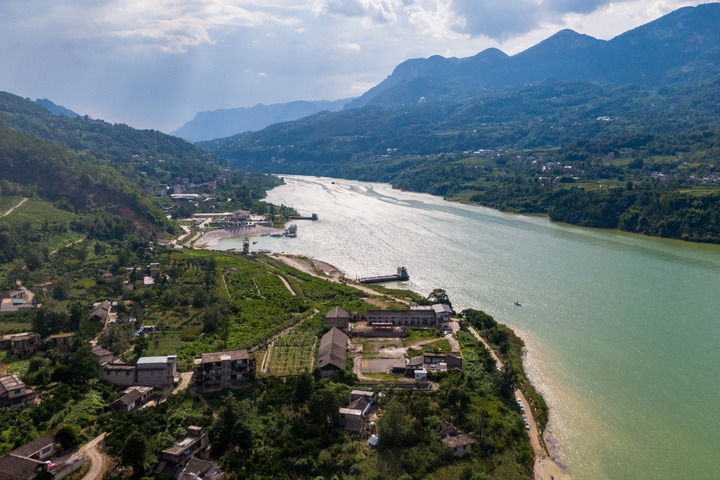 果博平台武陵深处逢恩施——巴山楚水与土苗风情的澎湃交响(图2)