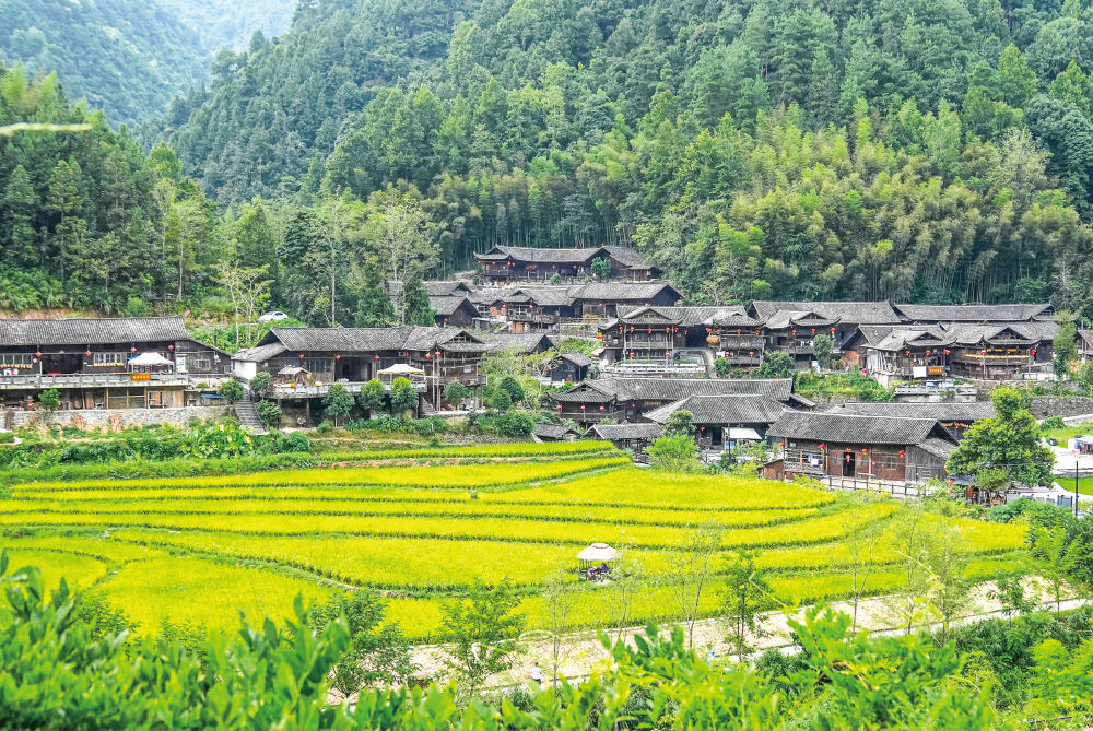 果博平台武陵深处逢恩施——巴山楚水与土苗风情的澎湃交响(图3)