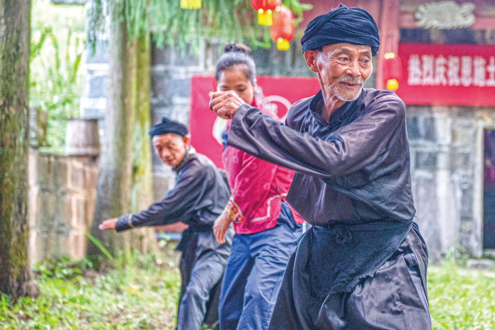 果博平台武陵深处逢恩施——巴山楚水与土苗风情的澎湃交响(图4)