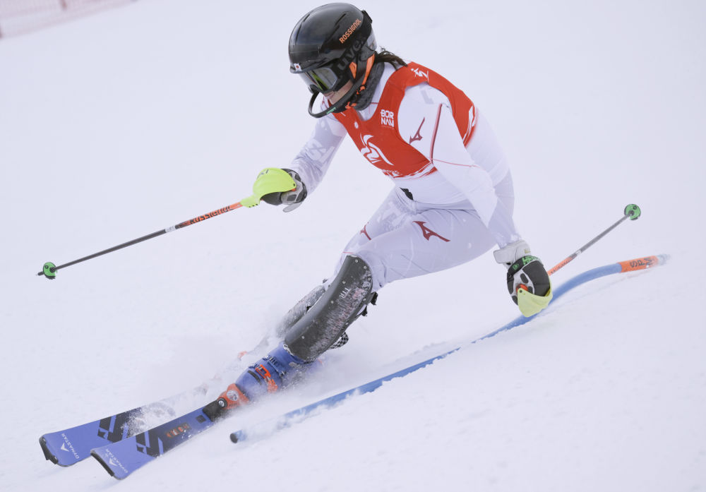 亚冬会 高山滑雪6t体育下载女子回转比赛赛况(图2)