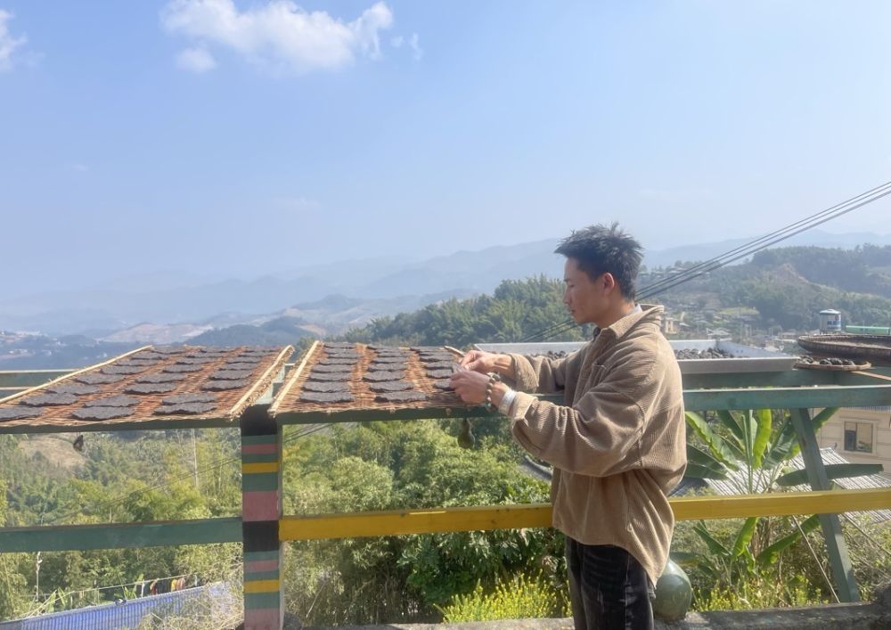 火星电竞新春走基层出冬瓜村：酸茶古韵“圈粉”八方来客(图3)