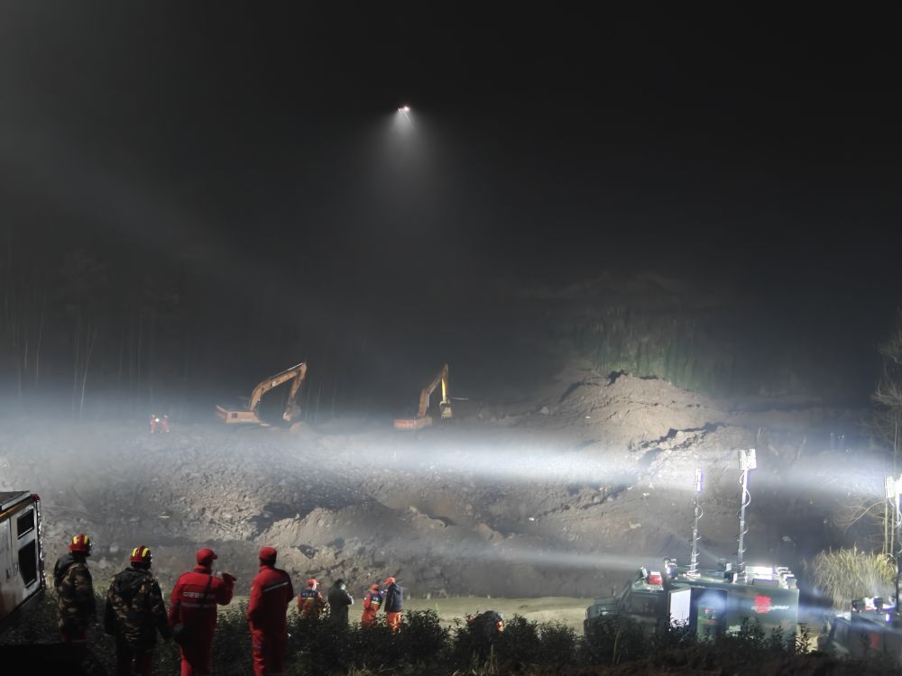 新华全媒+特写：金坪村不灭的灯光(图1)