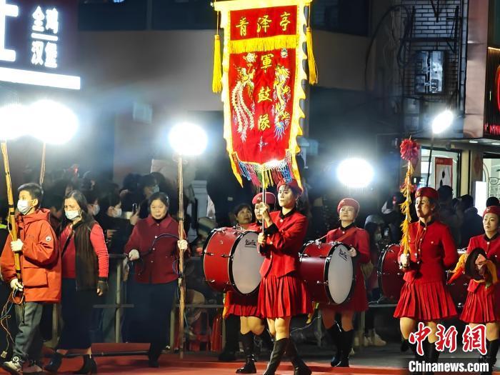 新春走基层）千年古镇游灯闹元宵(图3)