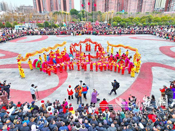 元宵节钟祥莫愁湖畔掀起“非遗风”