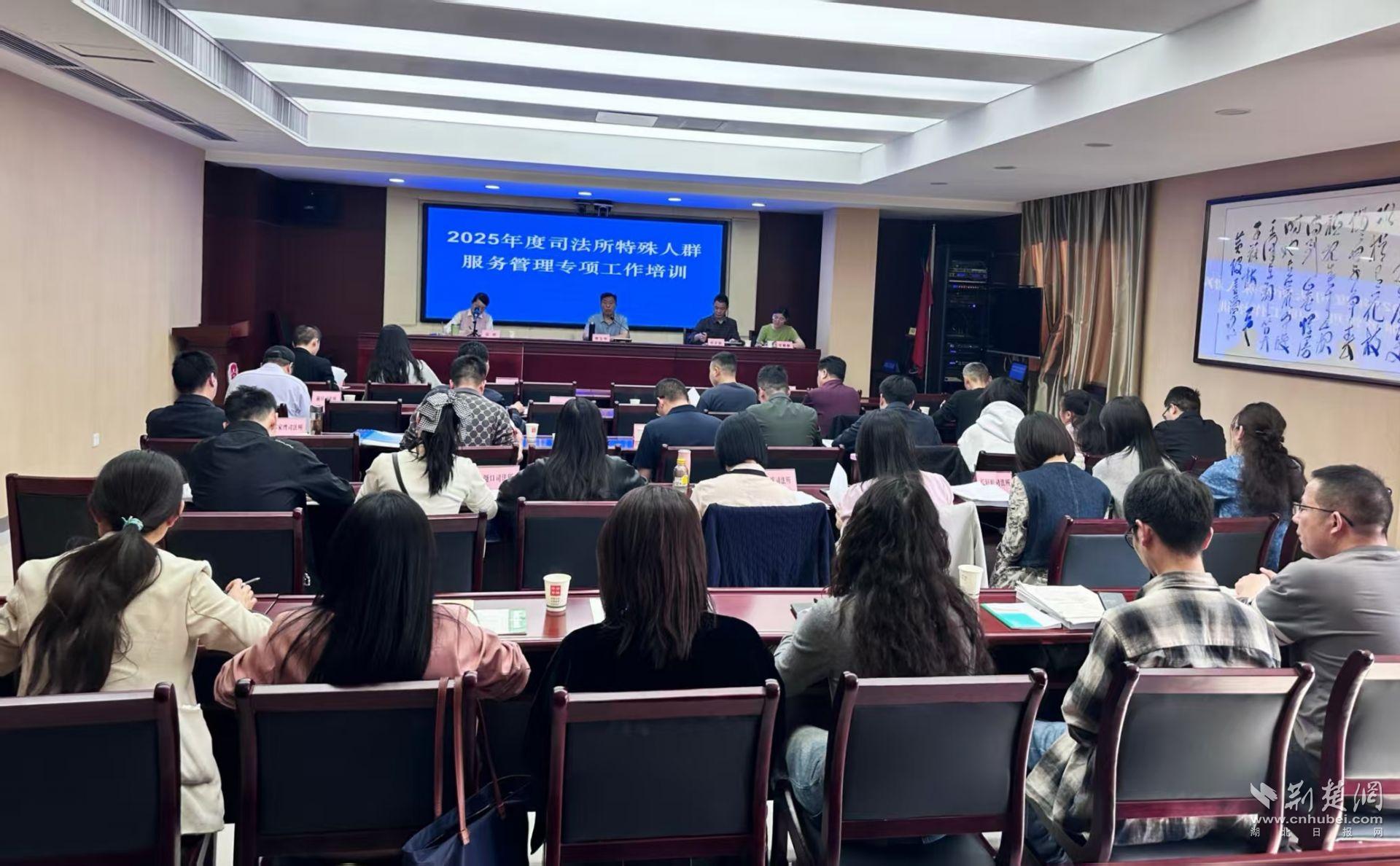 通过学习来关注技能，准确的充电和改善能源