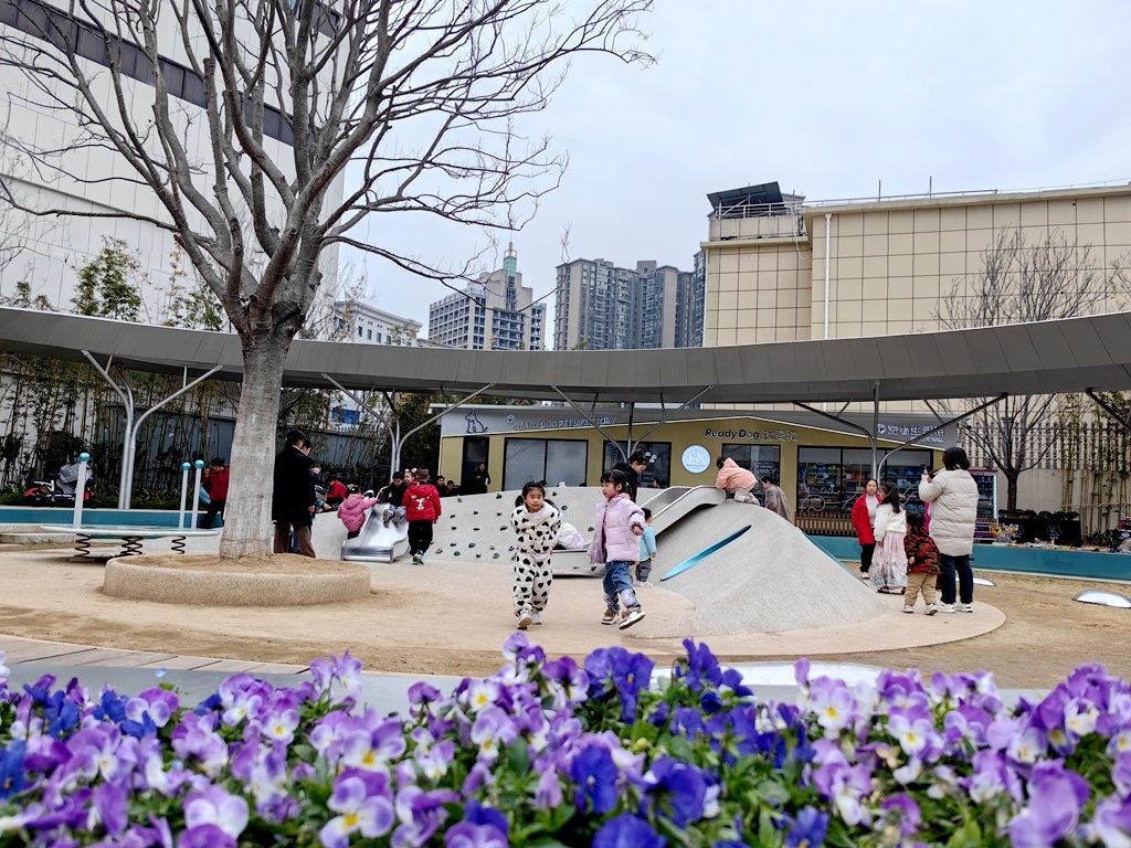 口袋公园成儿童欢乐天地亲子共度美好时光(图3)