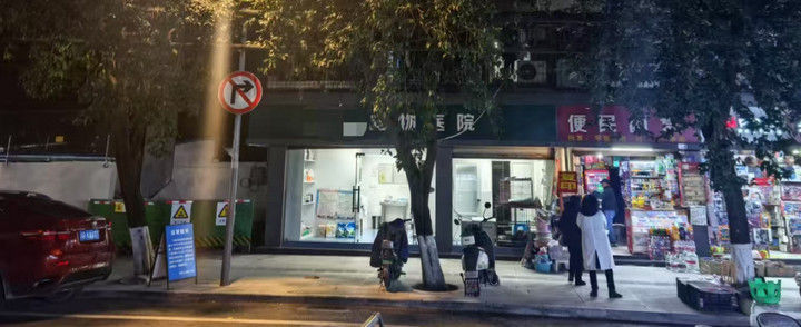 “医猫疗狗”坑太多宠物主人“很受伤”——缺乏资质过度医疗价格混乱……宠物医疗乱象亟待规范泛亚电竞平台(图1)