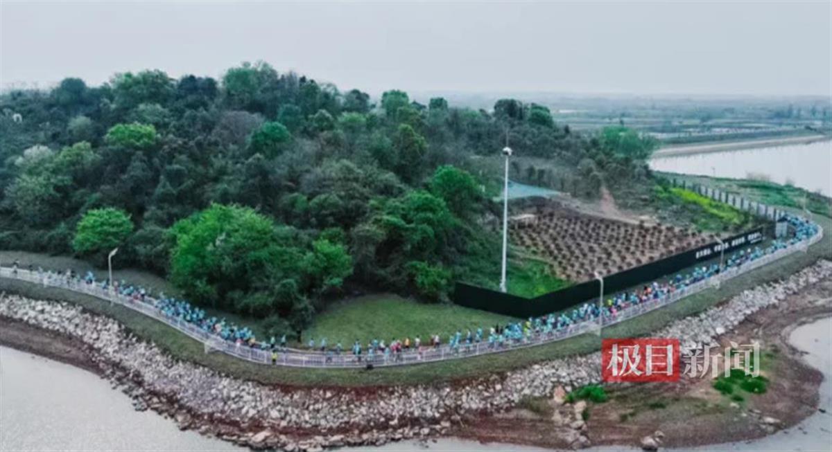 湖北梁子湖半马开跑！5000跑者共绘湖城生态画卷(图3)