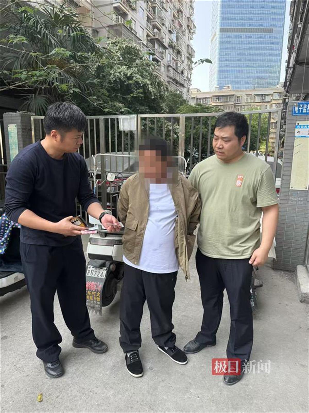 拘留！假孙子呼吁并声称在学校受伤，假老师被