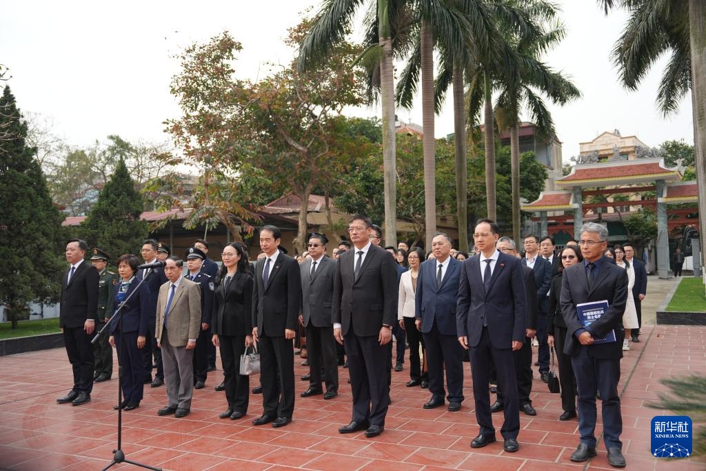 我们国外的使馆，领事和医疗团队在海外将举办