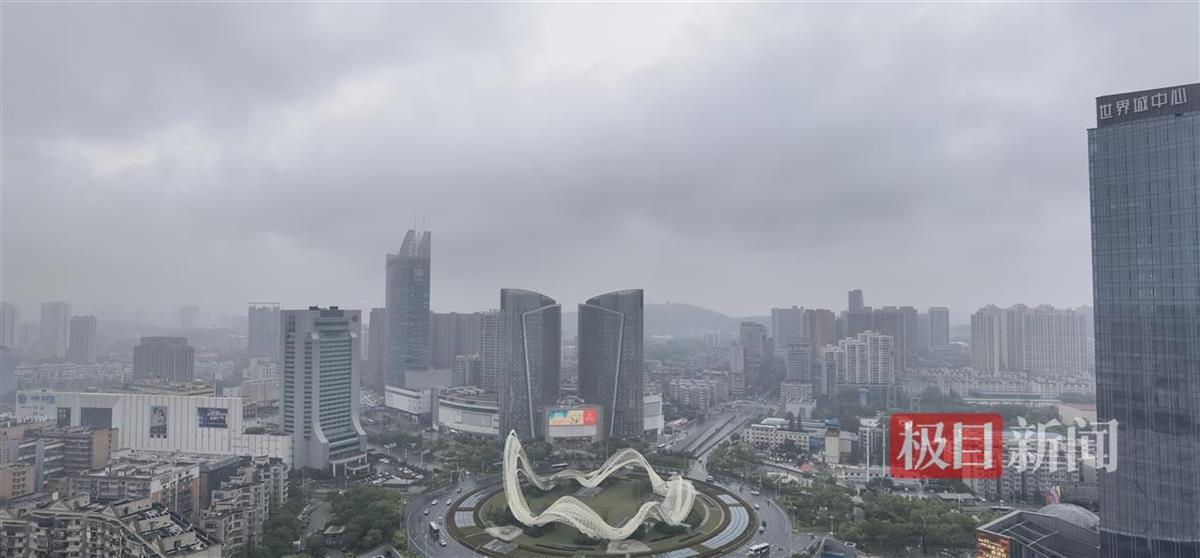 强烈的暴风雨落入了东部和南部！暴风雨和强风