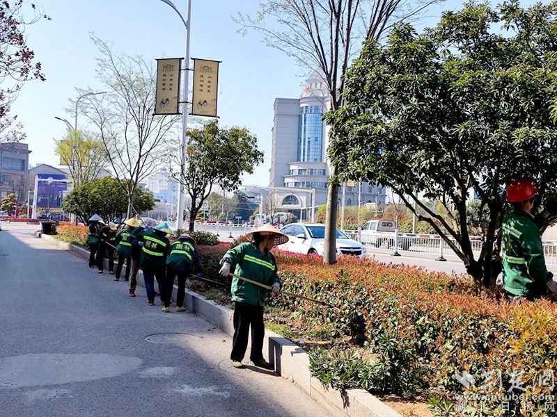 黄梅县的六条主要道路受到刺激