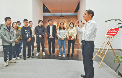 Yao Fukun，江苏省Feixiaotong的Jiangcun纪念堂的农民导