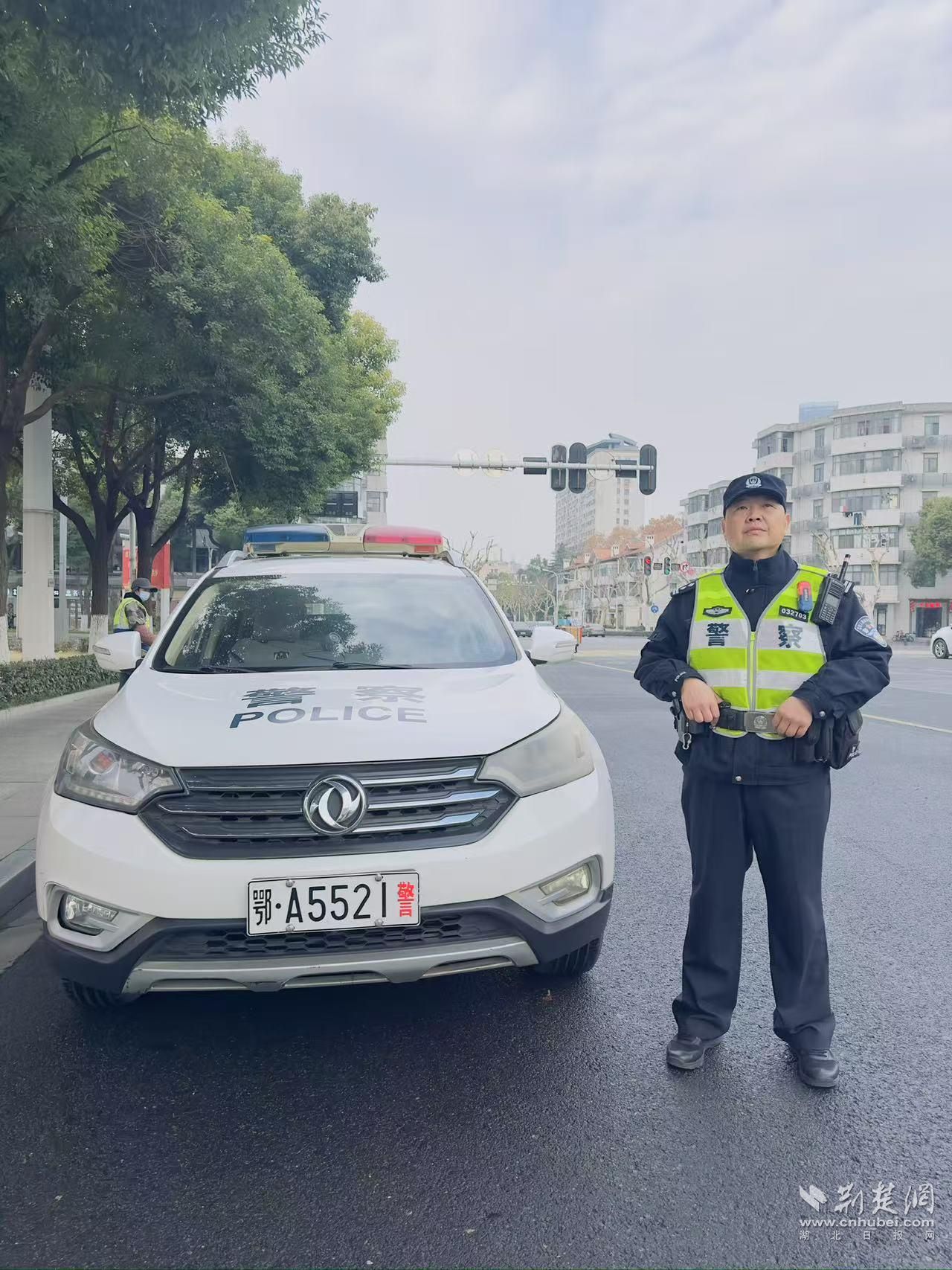 与时刻赛跑 民警邓耀鑫用“三快工作法”看护大众钱袋子