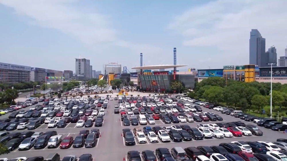 “国际超市”闯“关”记——美“对等关税”下中小外贸企业一线调查