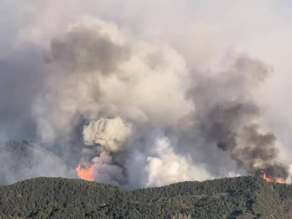 Shanxi的Pingyao营救Wildfire仍在进行中，一千多人投
