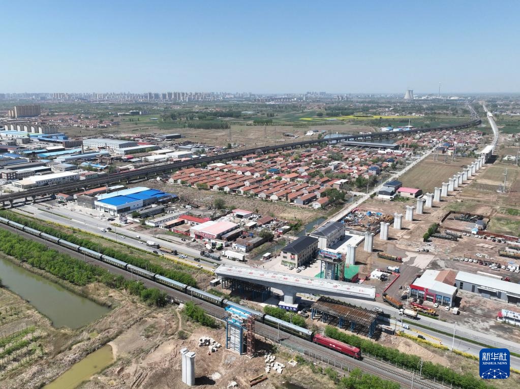 已完成的Shihengcanggang Intercity铁路交叉贝海 -   -