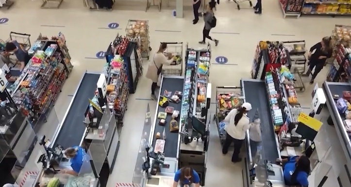 美国经济学家:关税政策将使美国商店空空