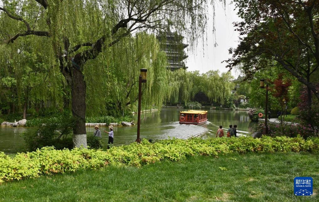 吉南(Jinan)的许多湖