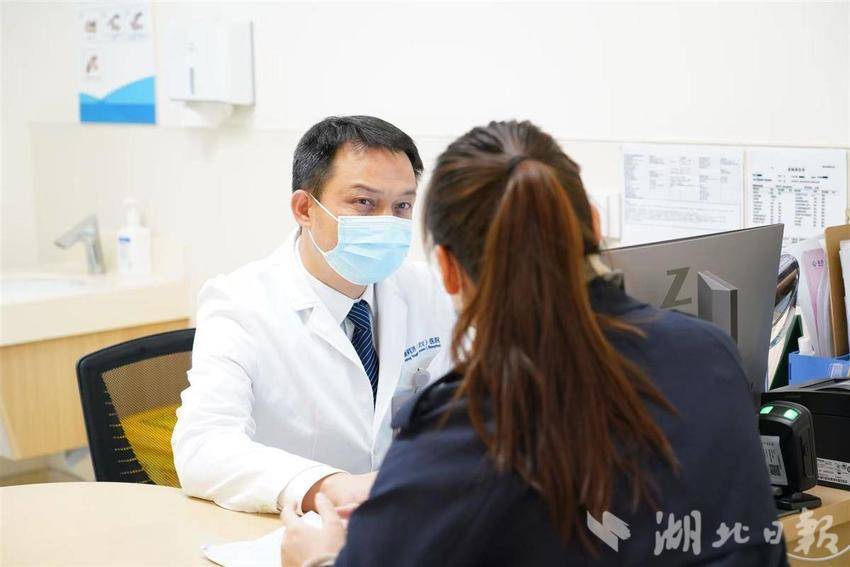 @Allergy人：不要穿黃色衣服出去。卡特金斯進(jìn)入天