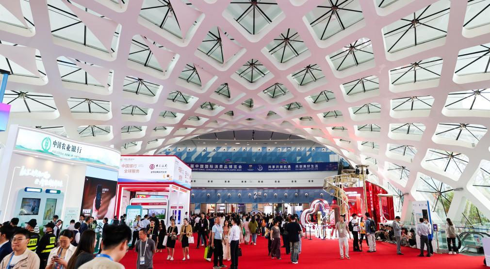 新华社在中国的“购物”！消费者博览会的“新