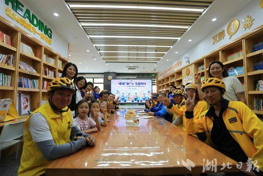 这场团体生日会既暖“新”更暖心