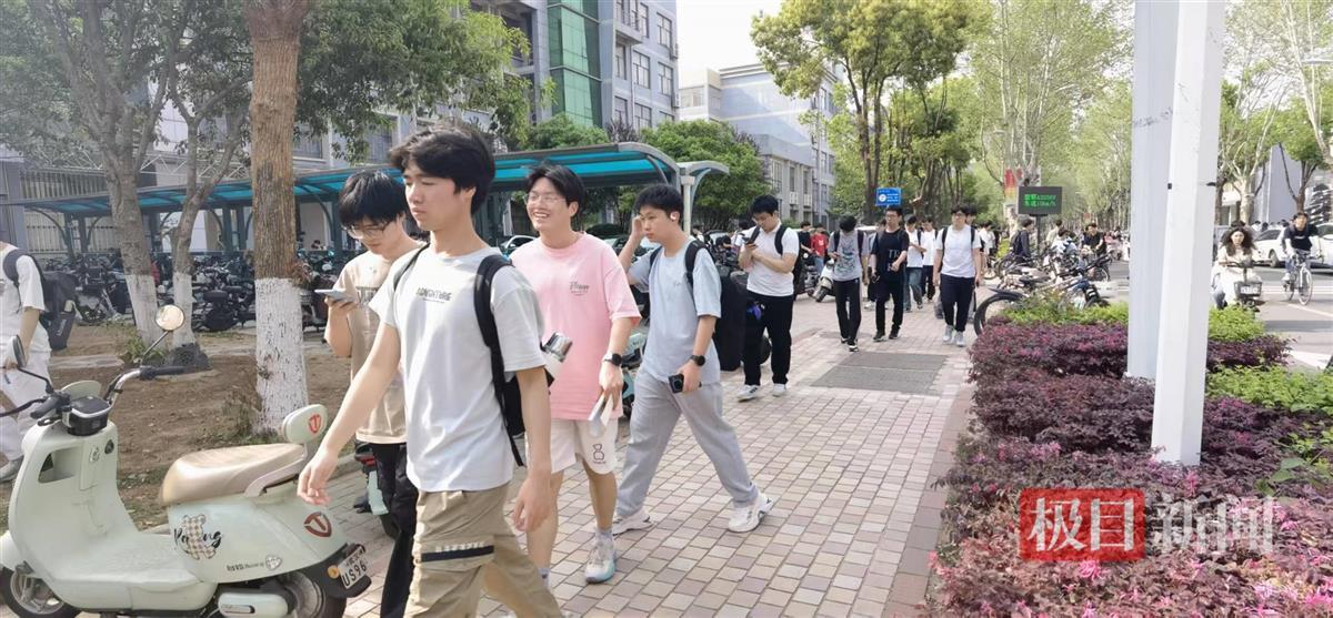 超过70％的县县和城市为30°C+！ 9级大风 +中雨