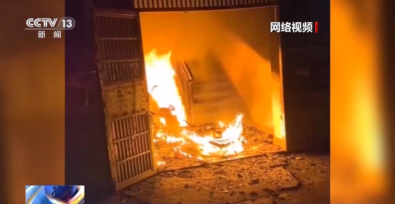 法治在线元 北星空体育京明确禁止电动自行车进电梯(图5)