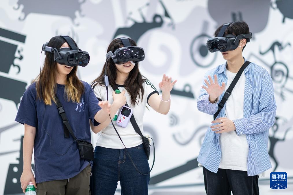 kaiyun开云官网文化中国行丨在VR世界体验“数字国宝”(图5)