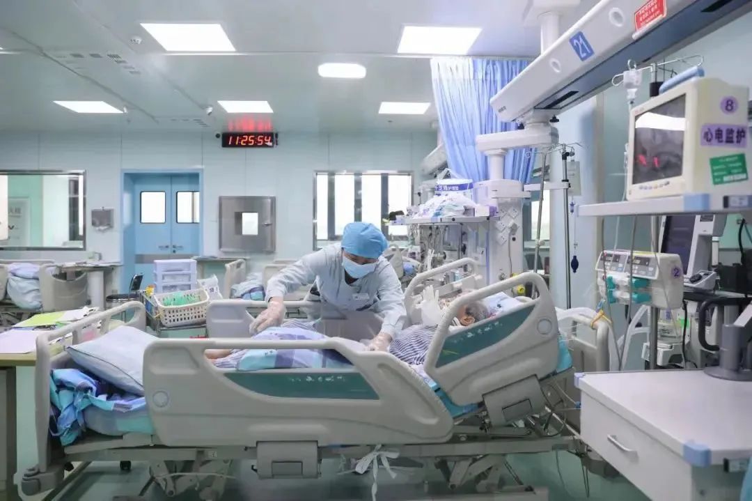 一个6人的家庭被完全中毒，有2个人进入ICU！不要