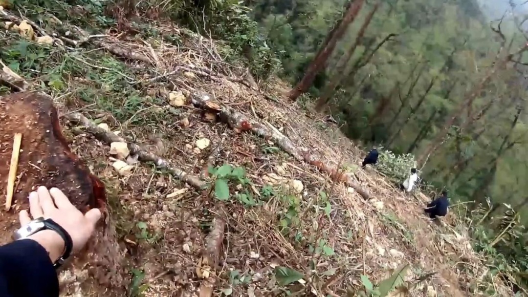 “不要睡啊！老婆娃娃还在等着哟！”