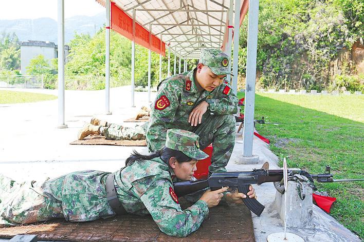 贾安希（Jianshi）有一家女性民兵公司 - 农村复兴