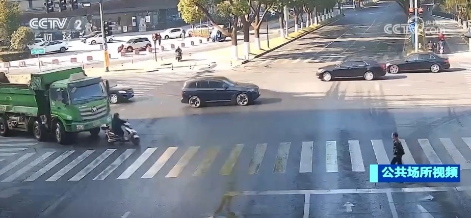 “智能汽车”和“智能道路”，数字刺激交通管