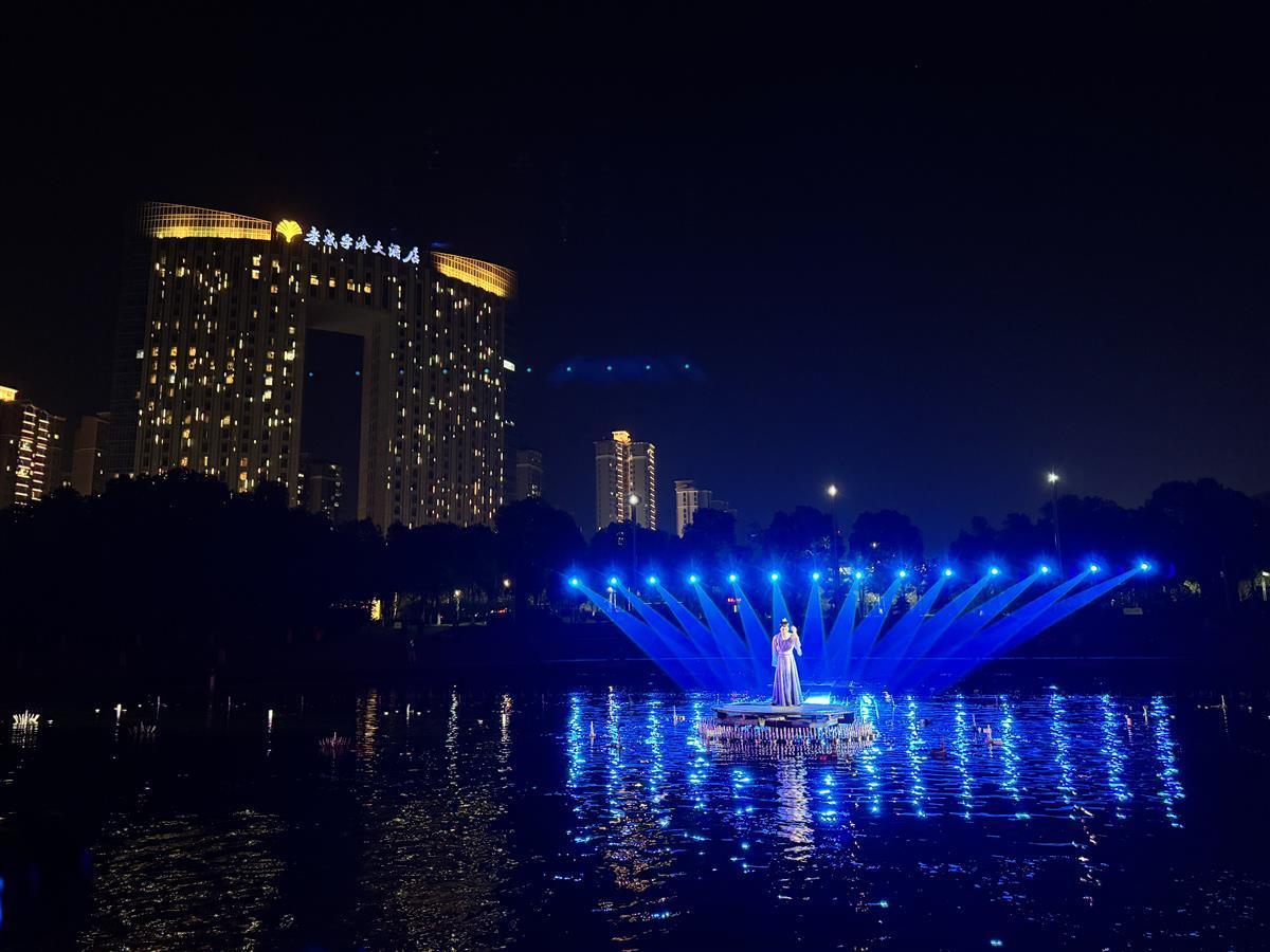 开云体育平台舟行槐荫邂逅孝爱之城的仙凡恋歌(图8)
