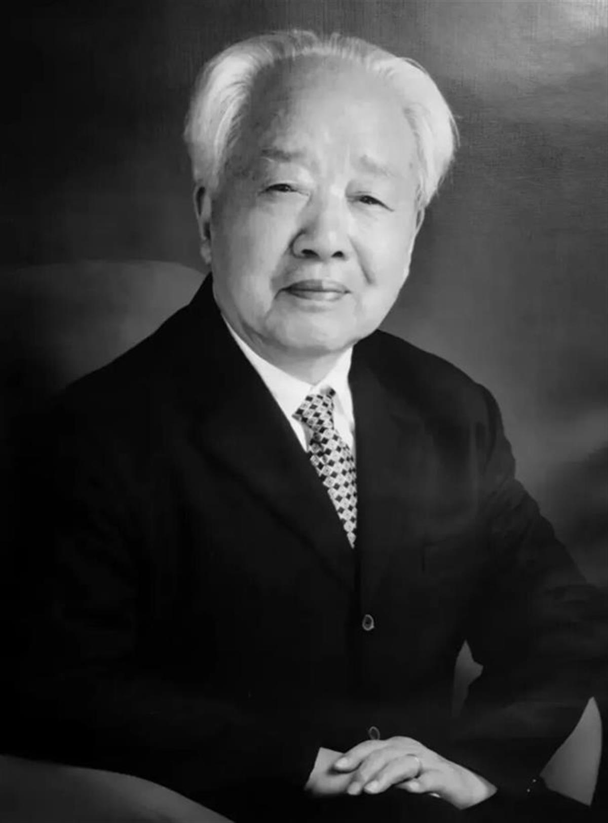陈·昆兴（Chen Quanzhong）是一位100年的陈泰·奇（