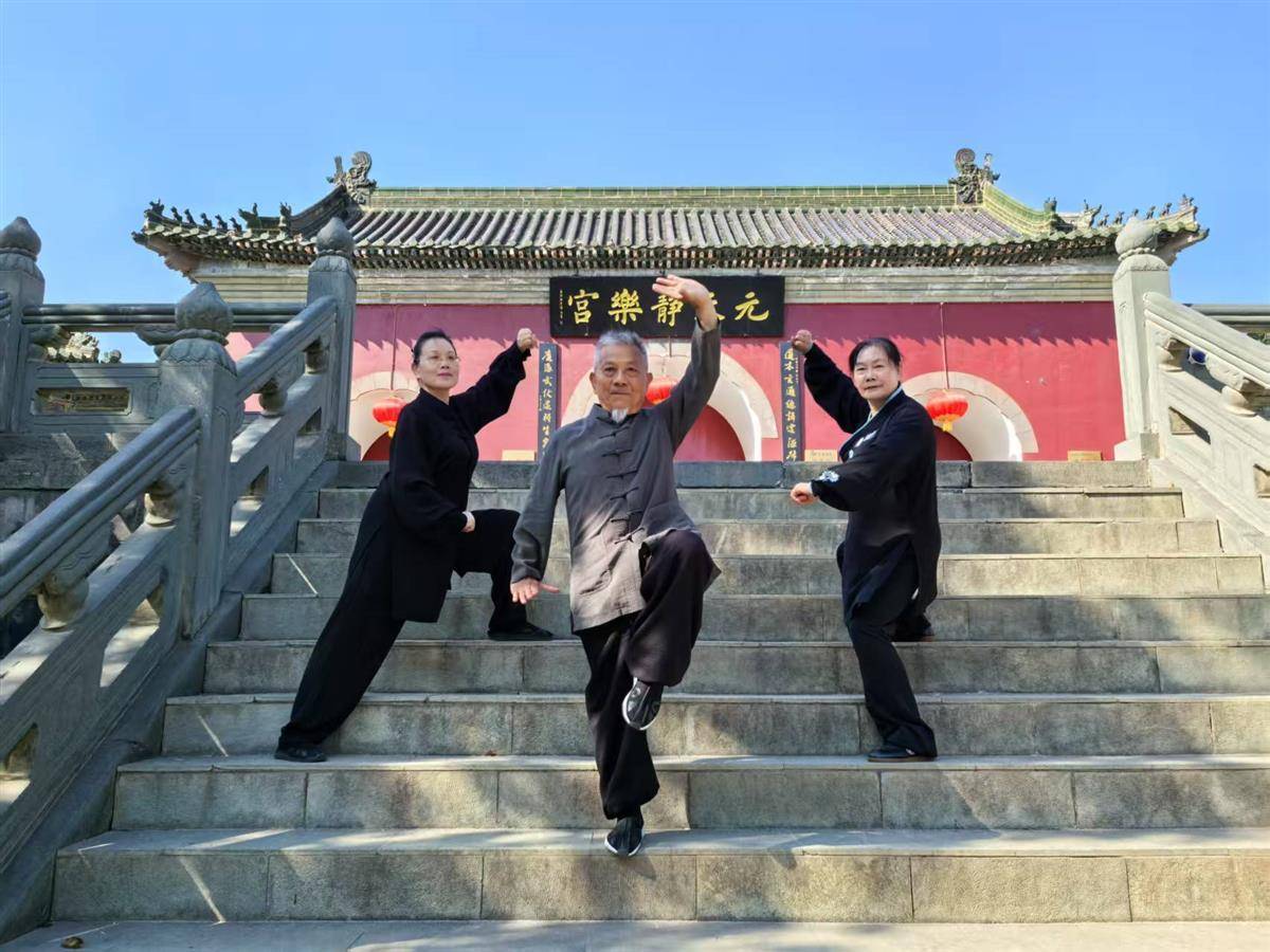 开云体育app从师徒秘传“独奏”到开放共享的“交响”——覃献平与武当武术的现代涅槃(图1)