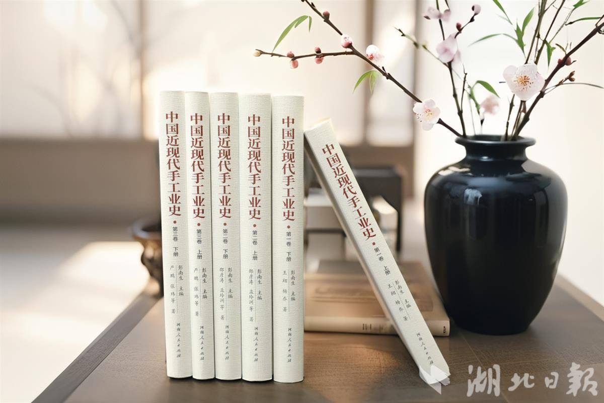 中国中部师范大学的主编超过200万个单词“中国