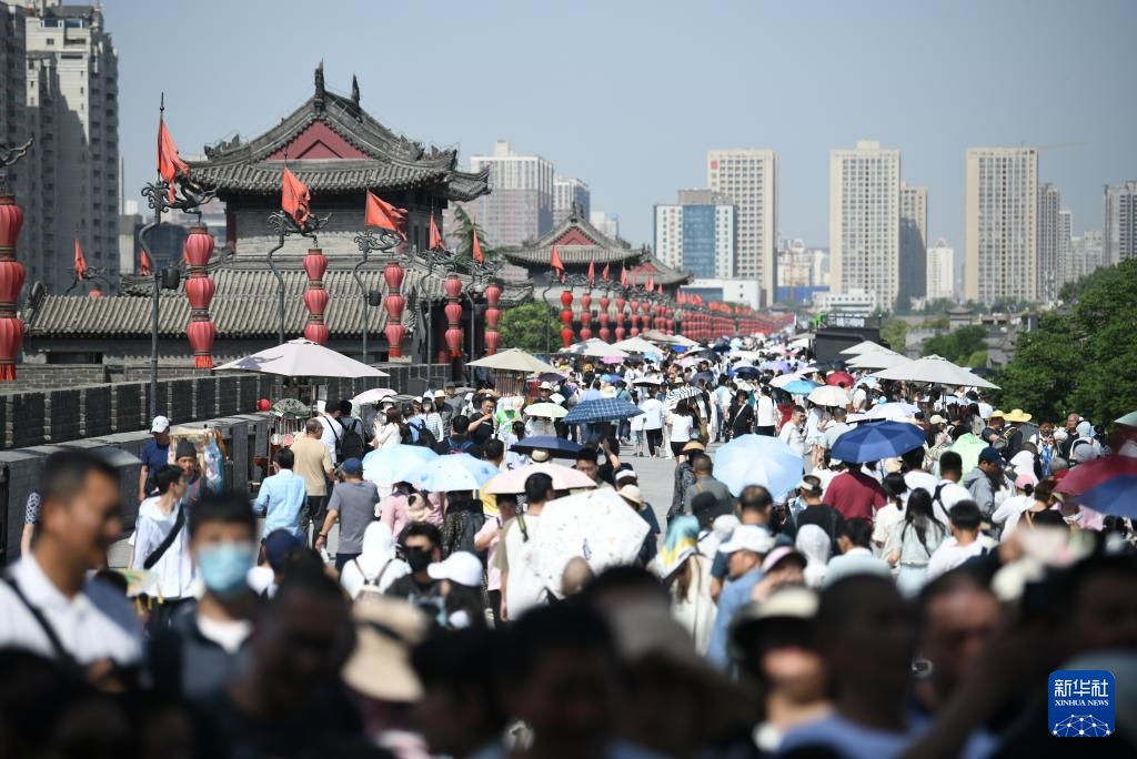西安古城吸引游客