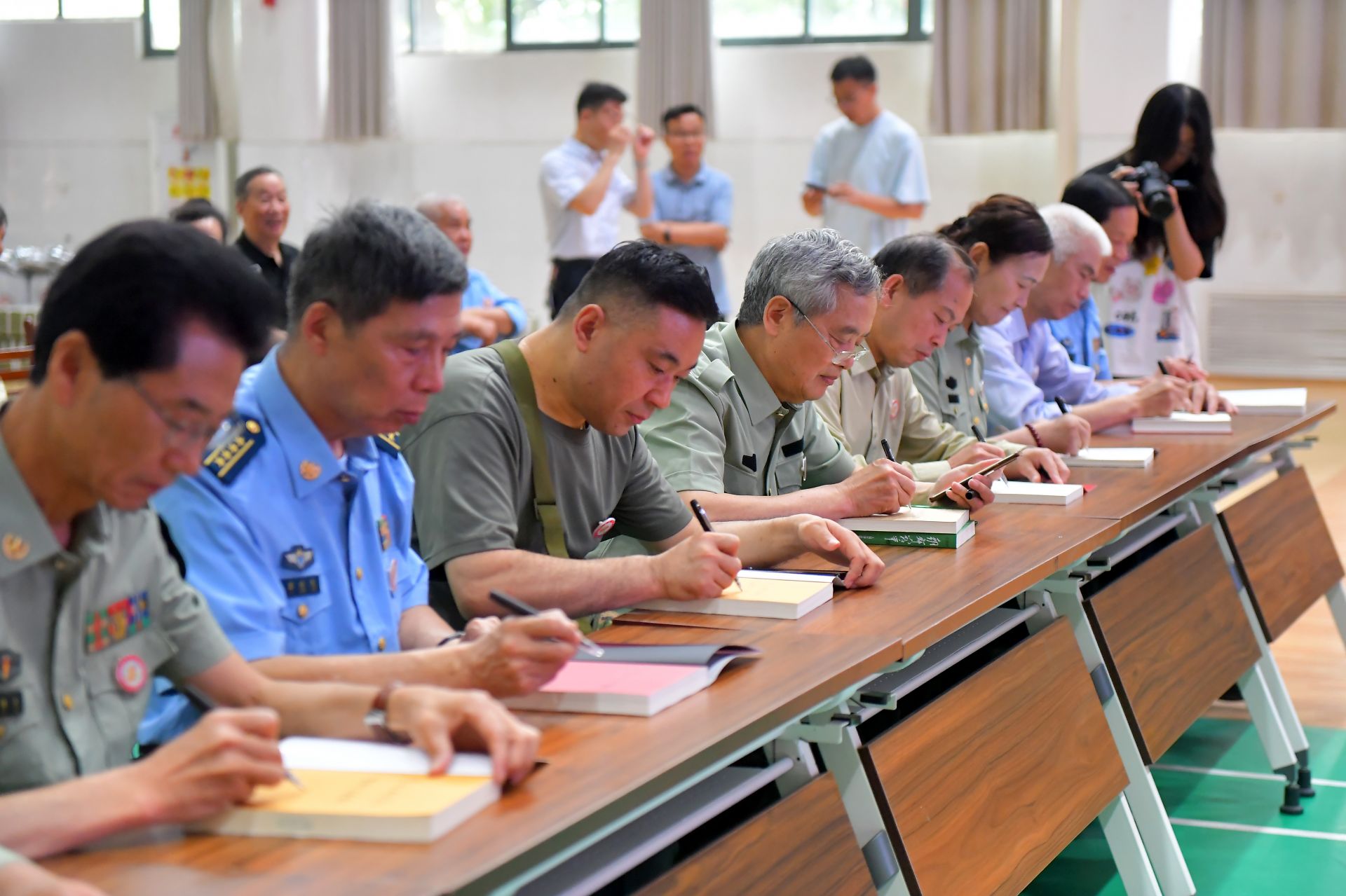 共筑民族团结梦 全省首个军休共建班级揭牌！