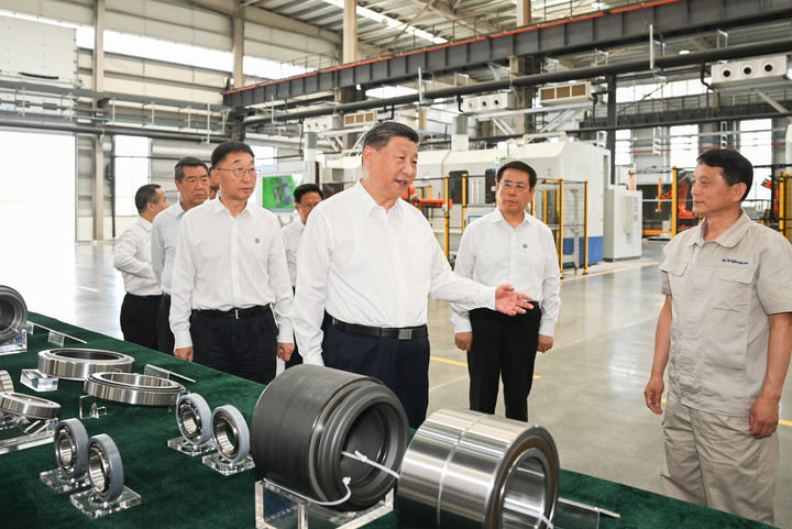XI Jinping：强烈信心促进高质量的发展和高效管理，并将努力在中央平原上撰写
