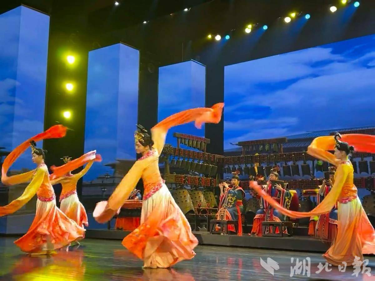 文化中国行丨编钟乐团00后演员：发现“世界记忆”的别样魅力(图1)