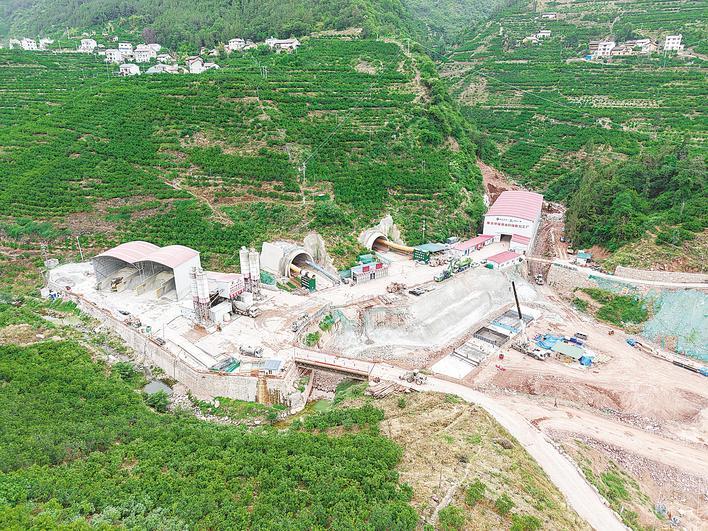 高速“零开挖” 隧道藏青山 穿山不伤林省下200个篮球场的绿地