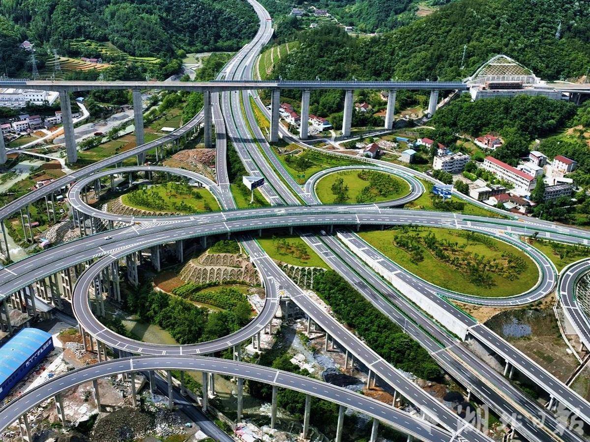 湖北的三个高速公路被选为“国家美丽的高速公