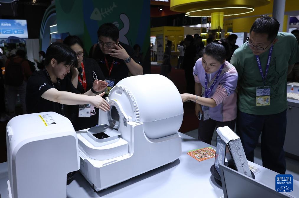 上海恒峰娱乐下载：第五届TOPS它博会宠物展开幕(图2)