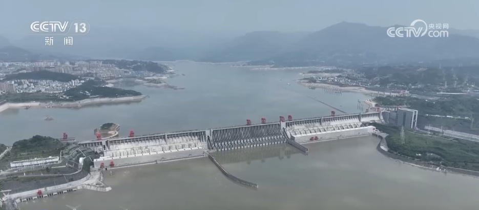 许多地方和部门积极回应干旱，并尽一切努力确