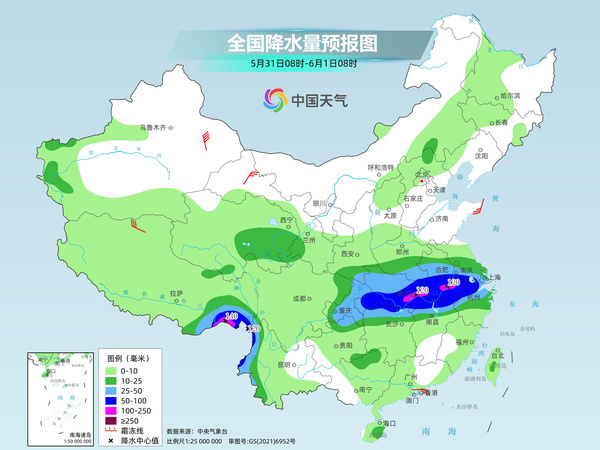 在龙船节日期间，在长江河中间和下游的某些地
