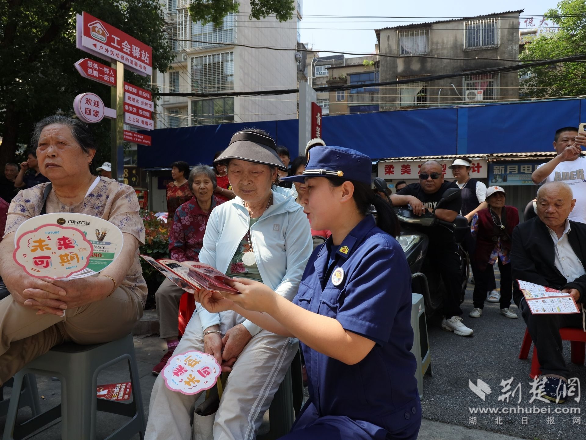 Echeng Firefighting在龙船节上公开发起宣传活动
