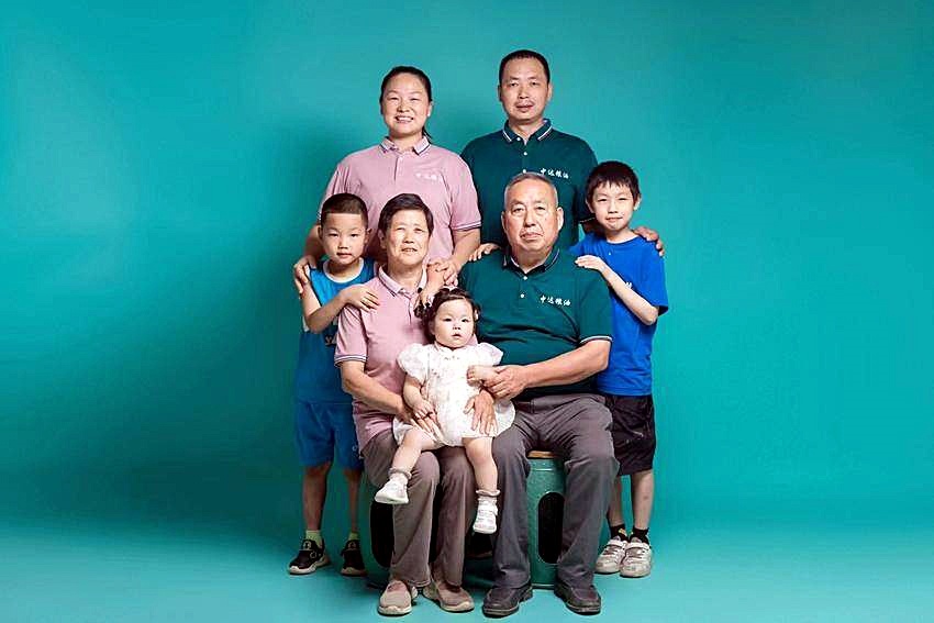使用技术来培养稻田，利用爱来提供热量，并利