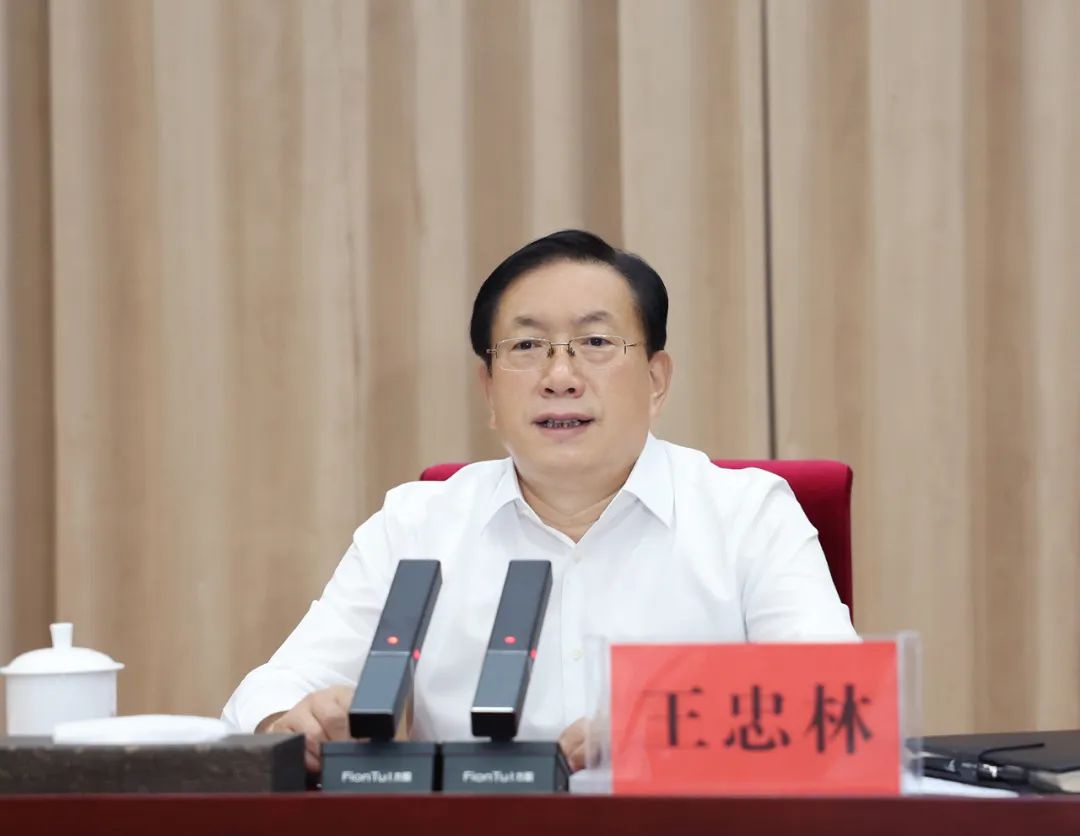 王方林向该省的县（城市）委员会的班级发出了