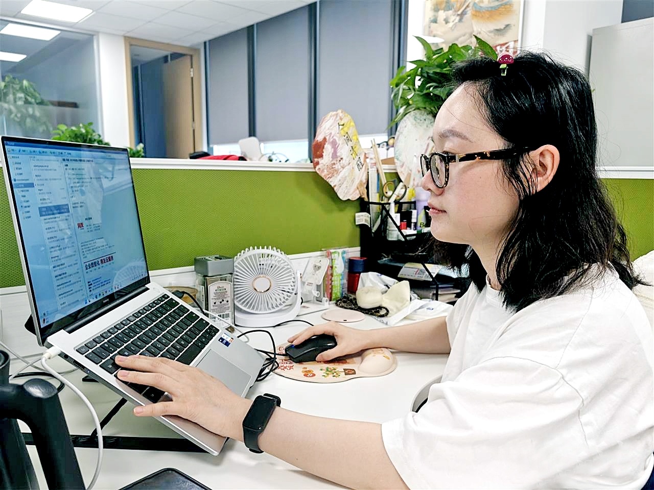 健身看演唱会单独上下班 武汉姑娘坐着轮椅去追梦
